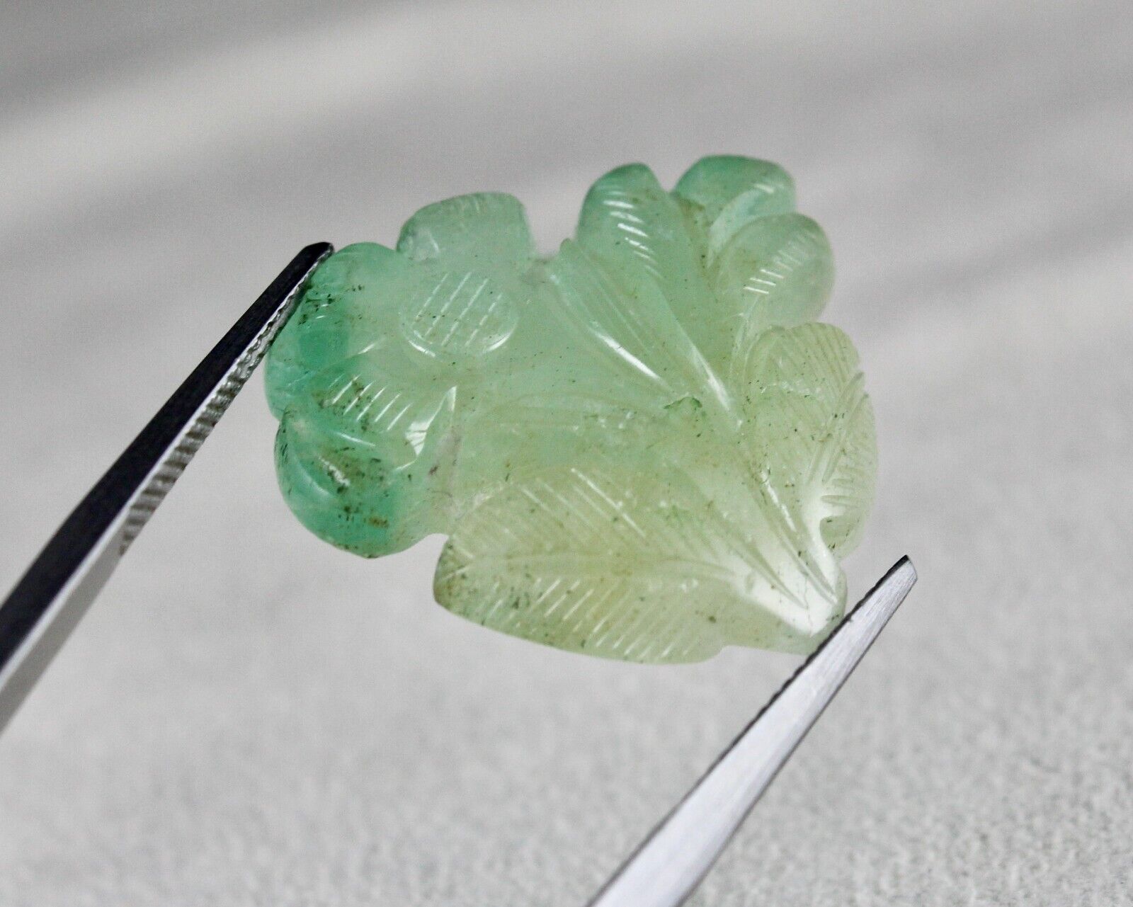 NATURAL COLOMBIAN EMERALD LEAF CARVED 27.55 CARATS GEMSTONE FOR RING & PENDANT