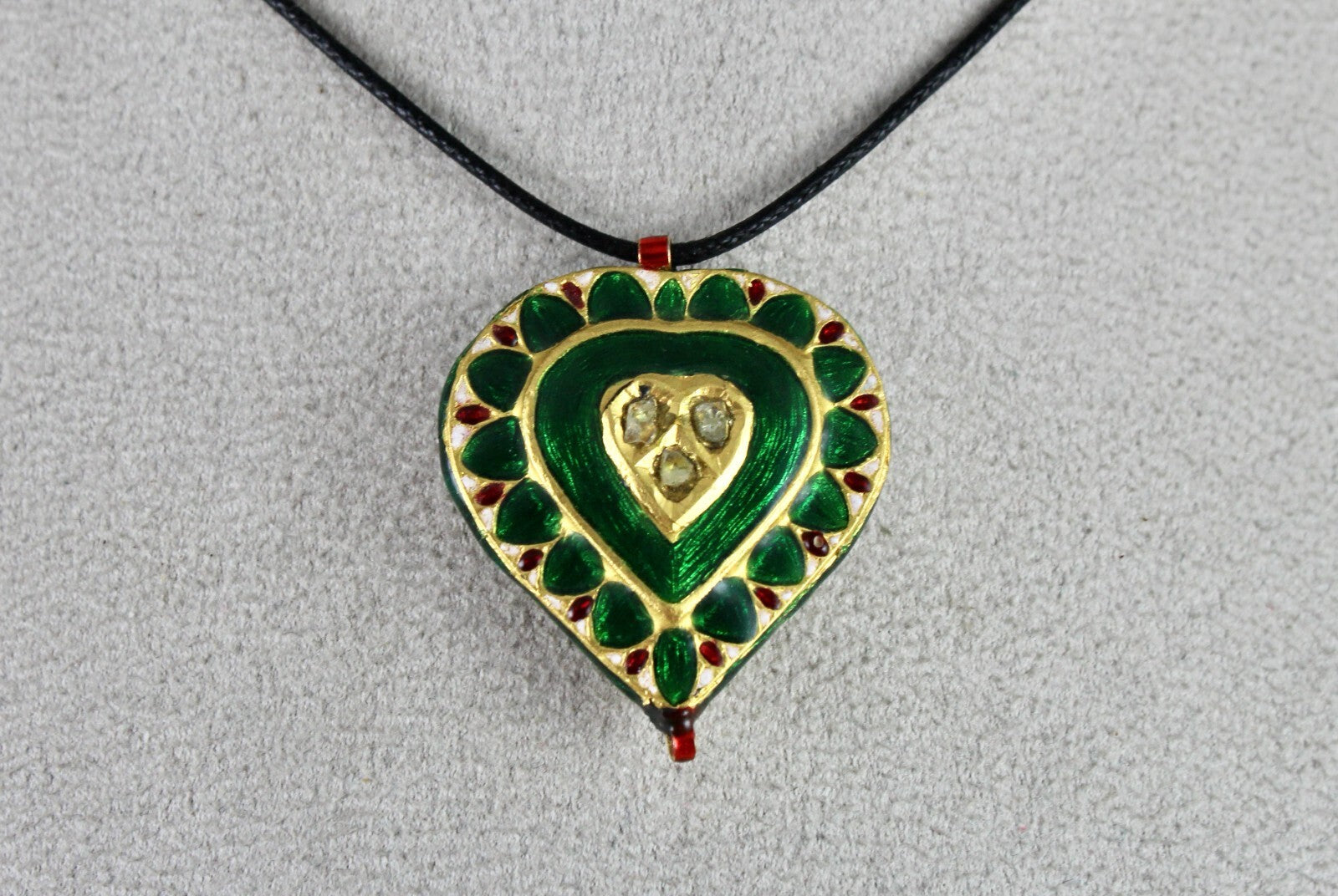 Certified Antique Green Jadau Natural Diamond 62.75ct Indian 22k Gold Pendant