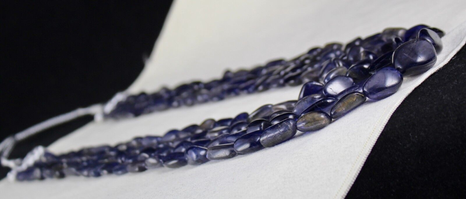 BLUE NATURAL IOLITE CABOCHON 4 LINE 875 CARATS GEMSTONE LADIES NECKLACE