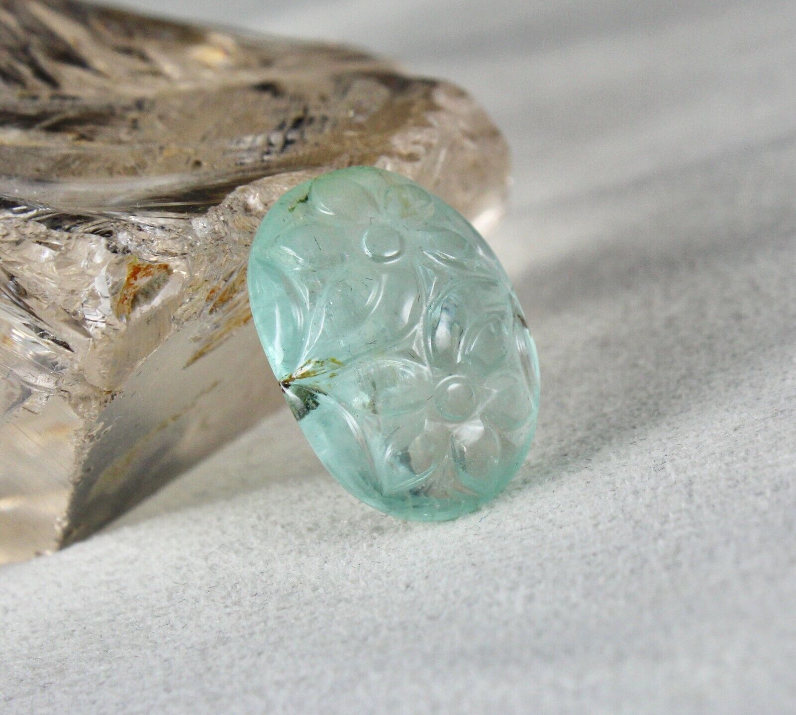 NATURAL BLUE AQUAMARINE CARVED OVAL 25.69 CTS GEMSTONE RING PENDANT DESIGNING