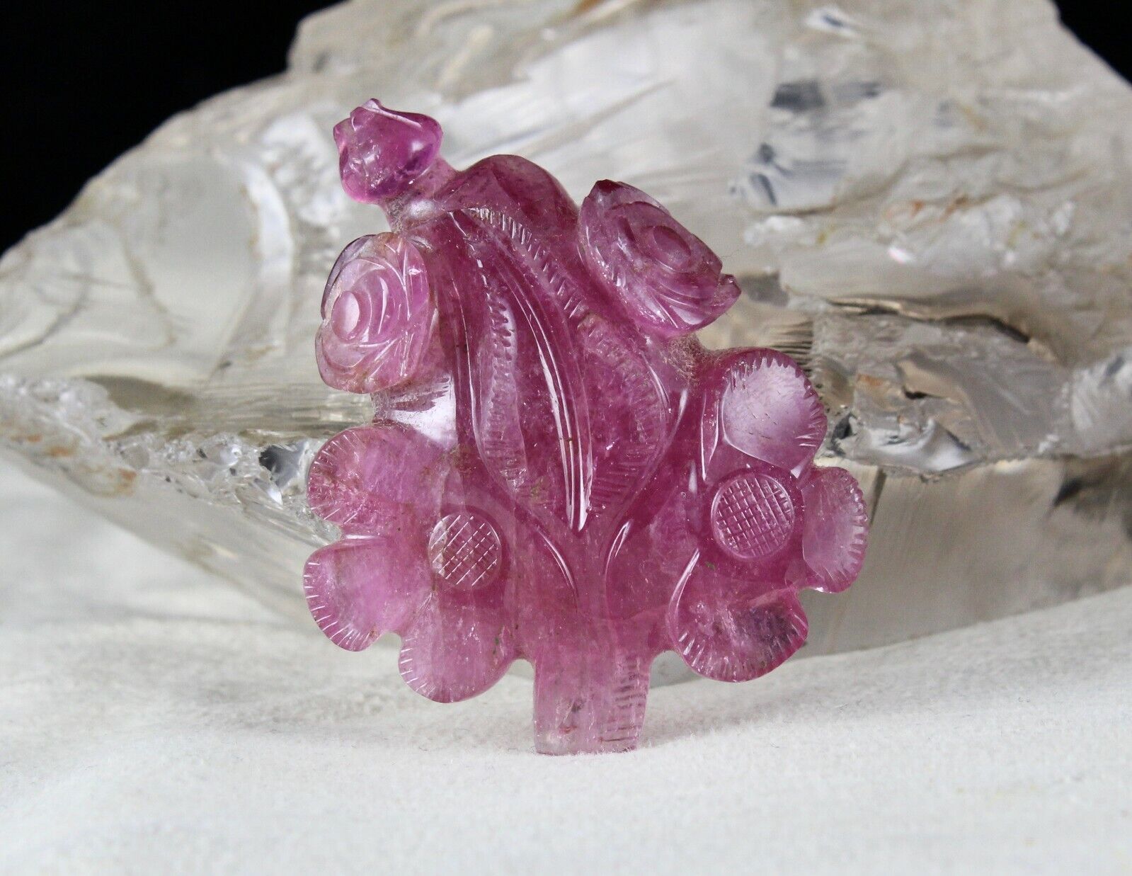 NATURAL PINKISH TOURMALINE CARVED FLOWER 103.90 CARATS OLD GEMSTONE PENDANT