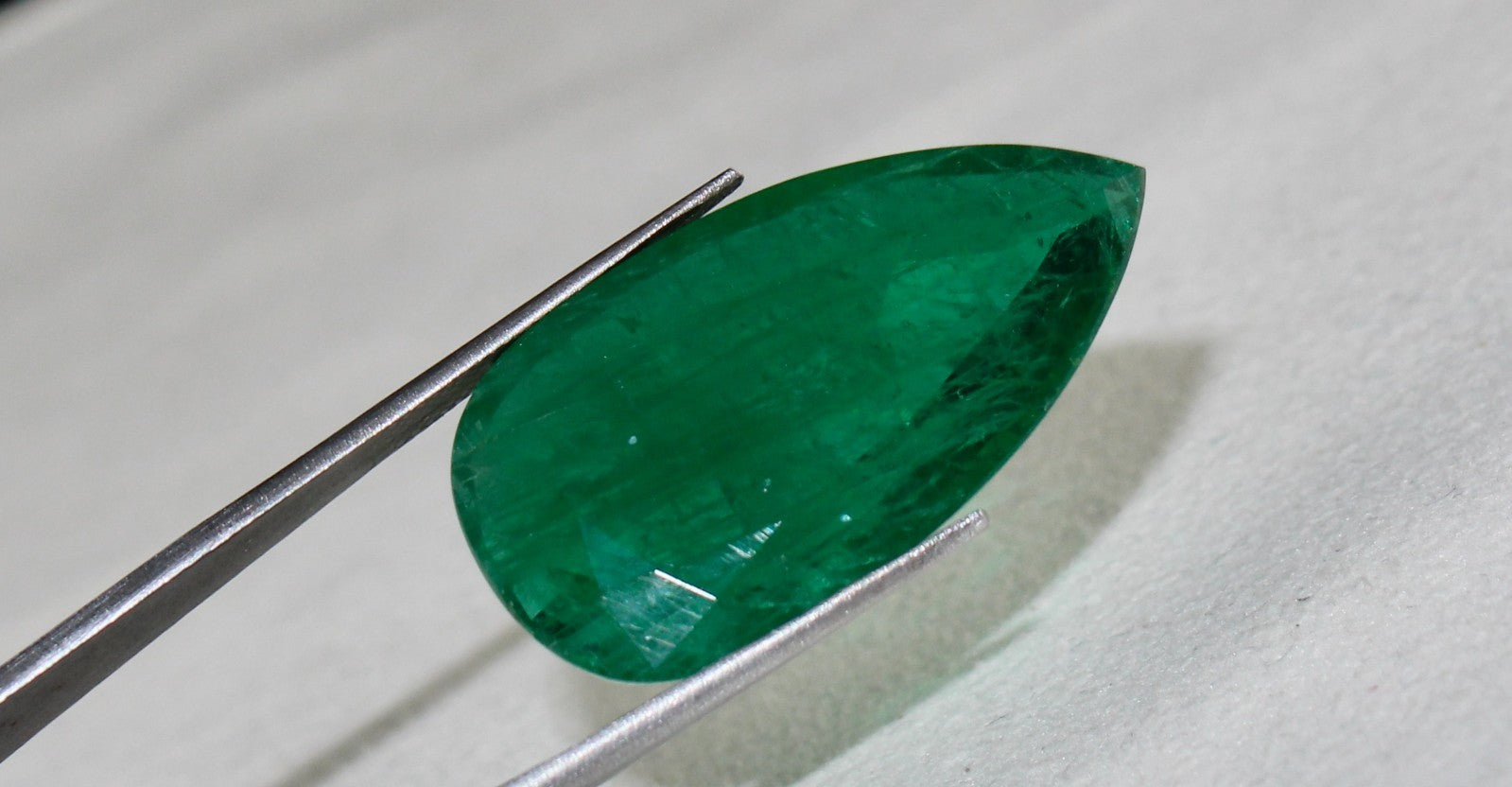 Certified Natural Zambian Emerald Pear 35x19mm 31.68 Ct Loose Gemstone Pendant