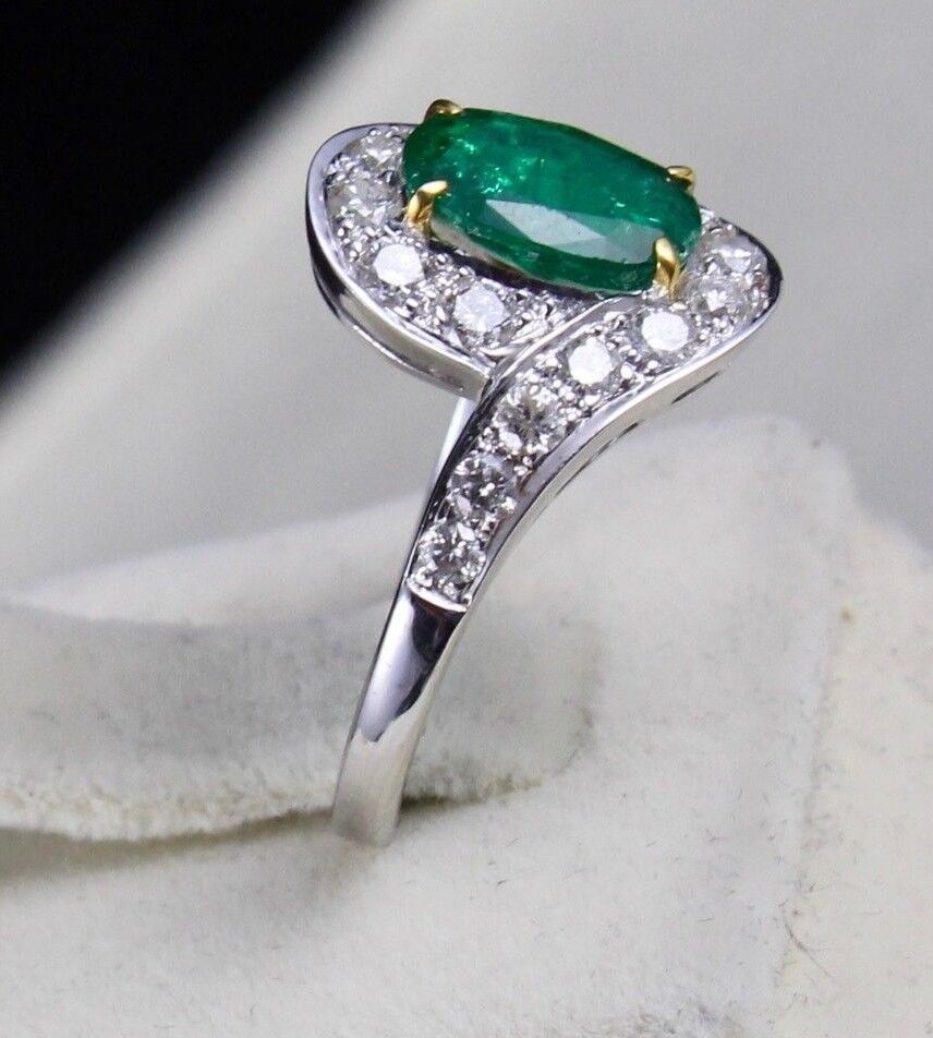 NATURAL ZAMBIAN EMERALD OVAL 1.50 CARATS GEMSTONE DIAMOND 18K GOLD LADIES RING