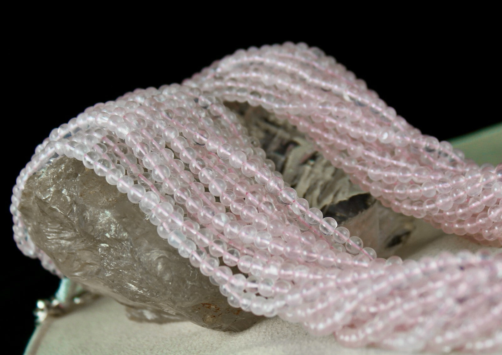 Natural Pink Rose Quartz Beads 1175 Carats Semi-precious 18 Line Necklace