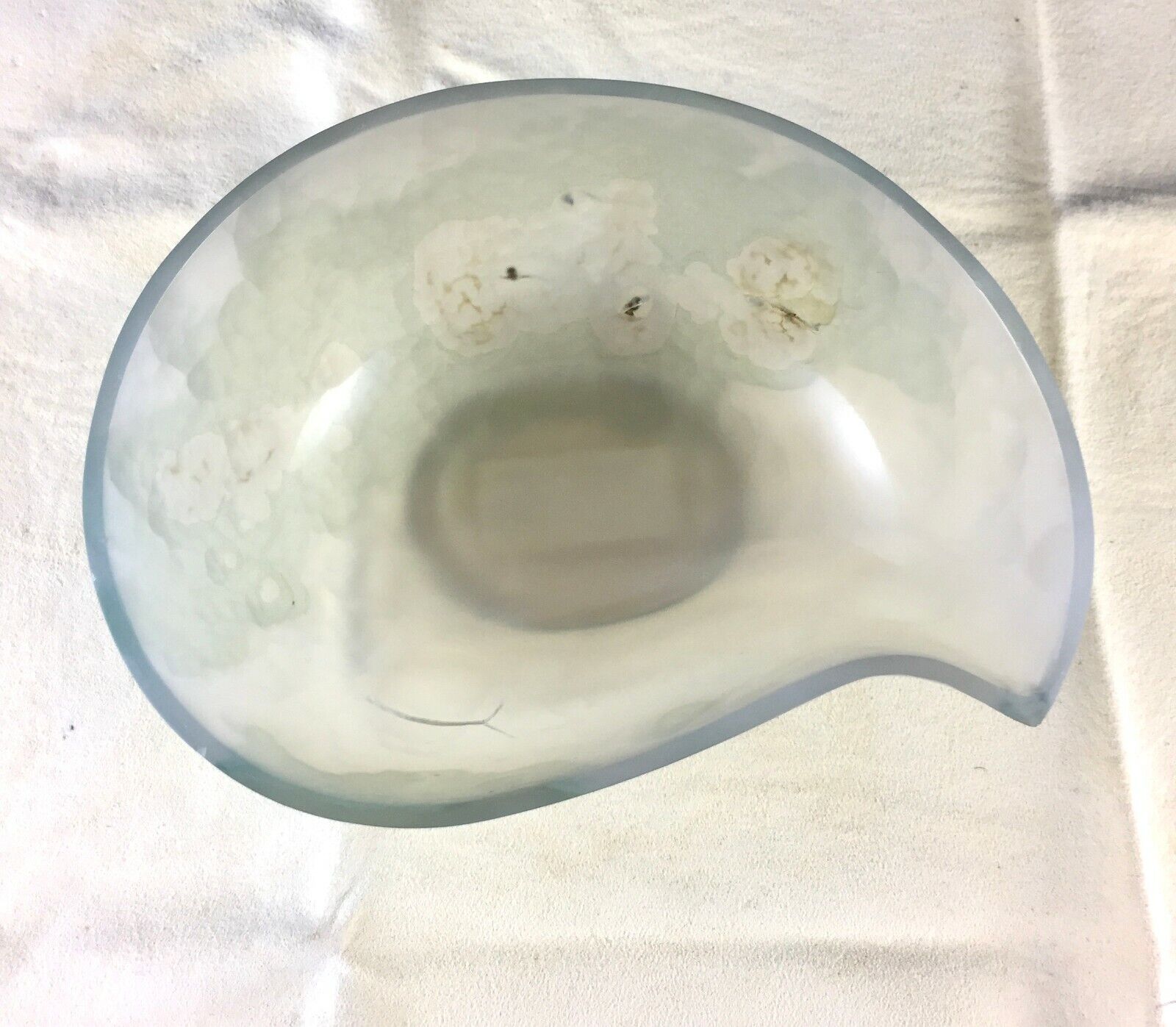 FINE CRAFTED NATURAL CHALCEDONY 1370 CARATS CARVED DESIGNER BOWL FOR HOME DECOR