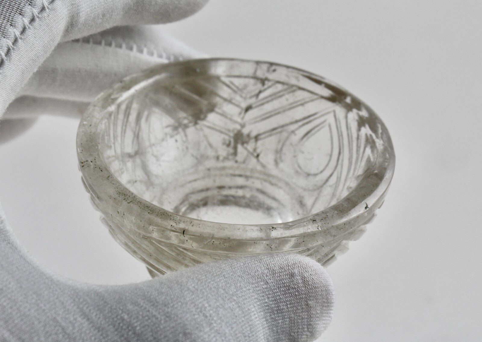 Antique Natural 500 Ct Rock Crystal Quartz Carved Round Gemstone Bowl Decor