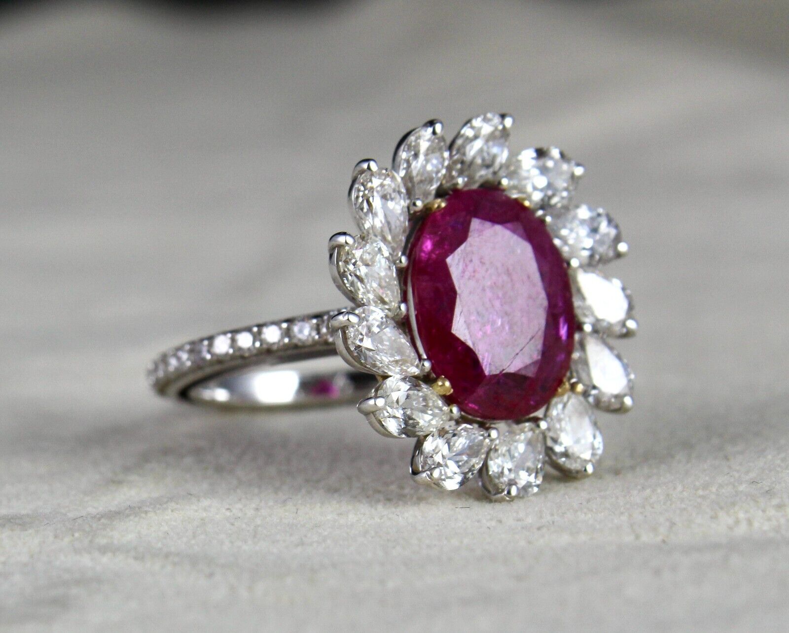 Natural Mozambique Ruby Oval Cut Gemstone Pear Diamond 18K Gold Statement Ring