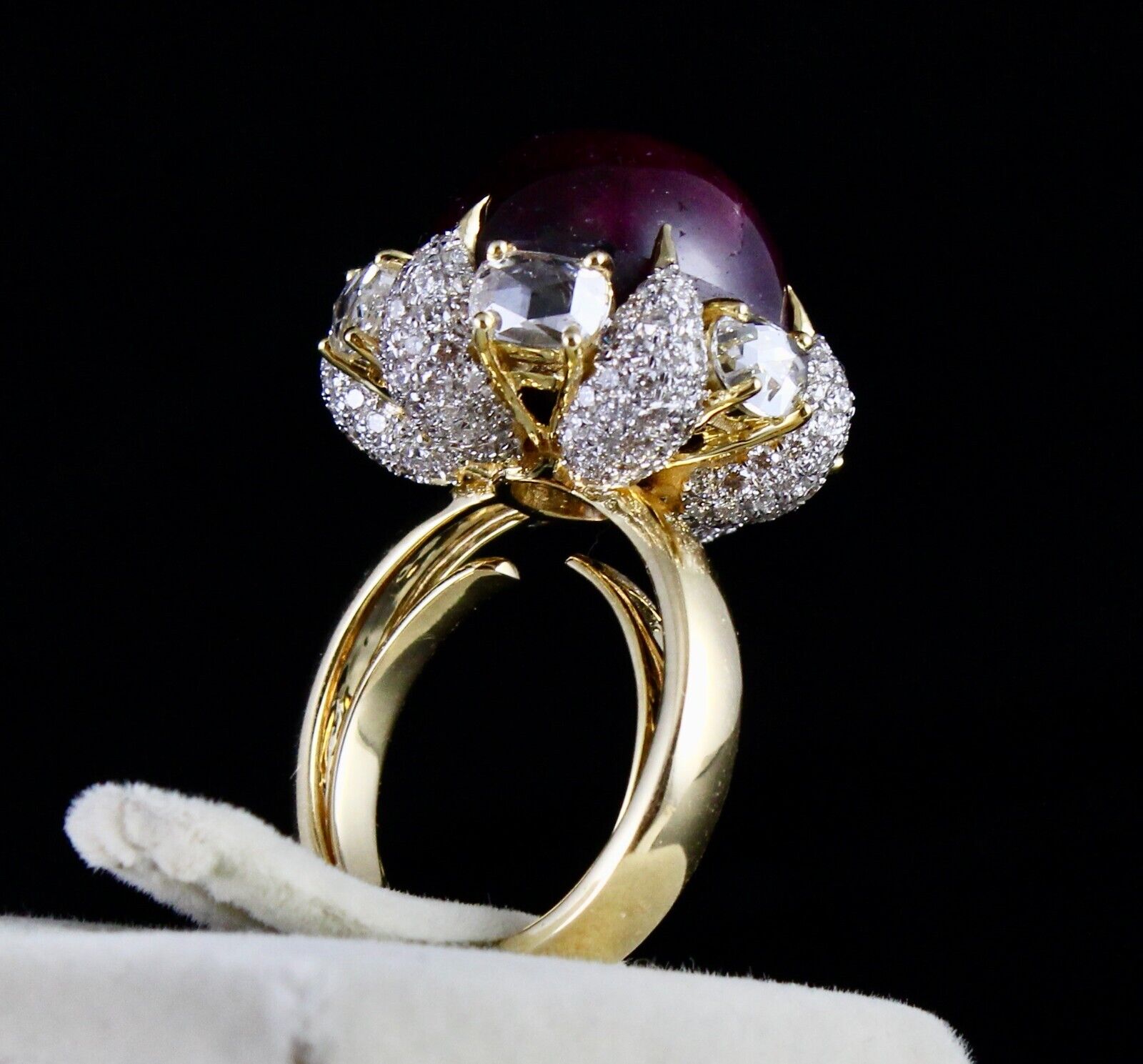 Certified Natural Ruby Star 36.57 Ct Cab Fancy Diamond 18K Gold Cocktail Ring