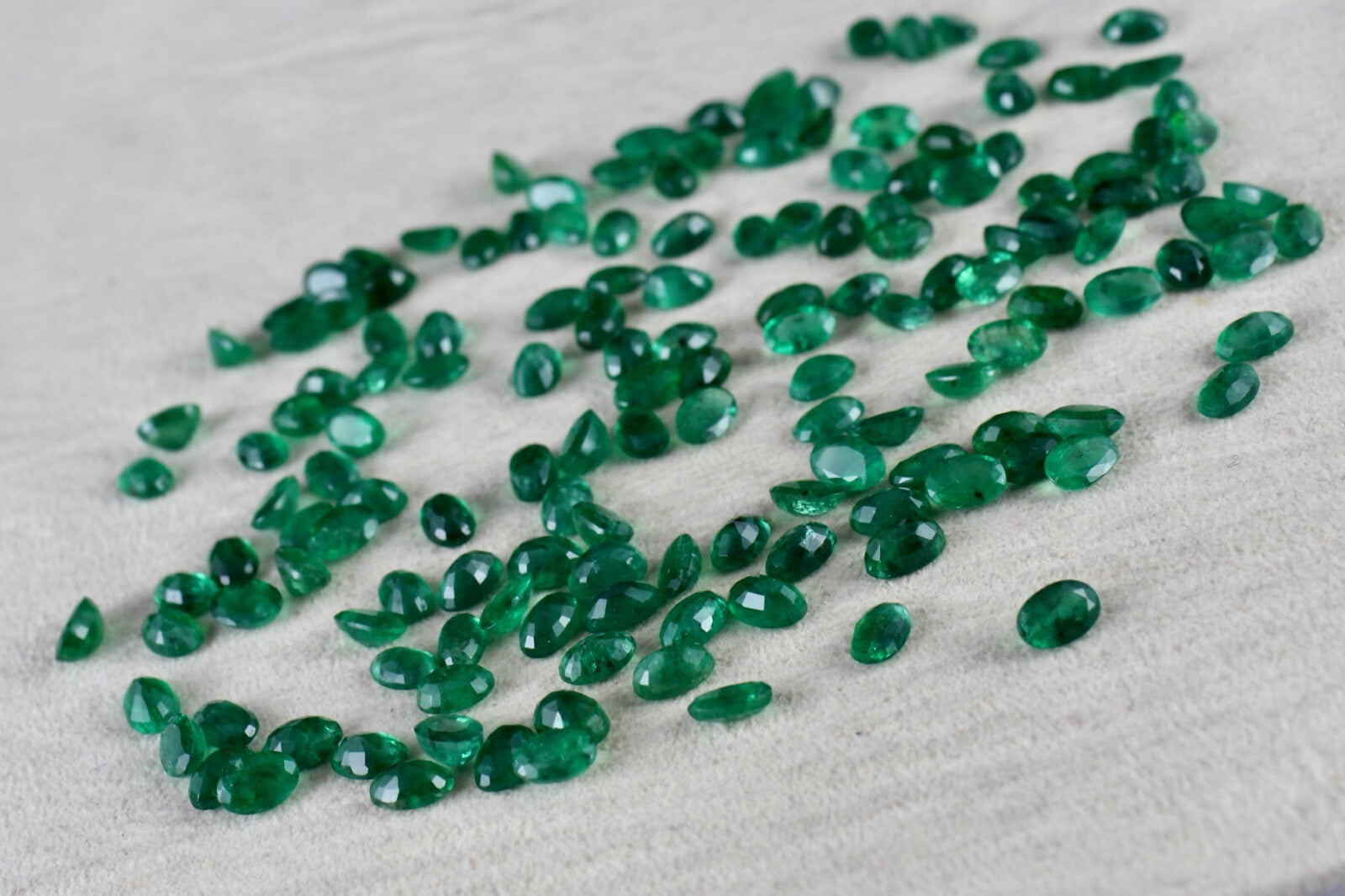Natural Emerald Oval Cut 6x4mm 70.25ct 154pc Certified Loose Gemstone Jewelry