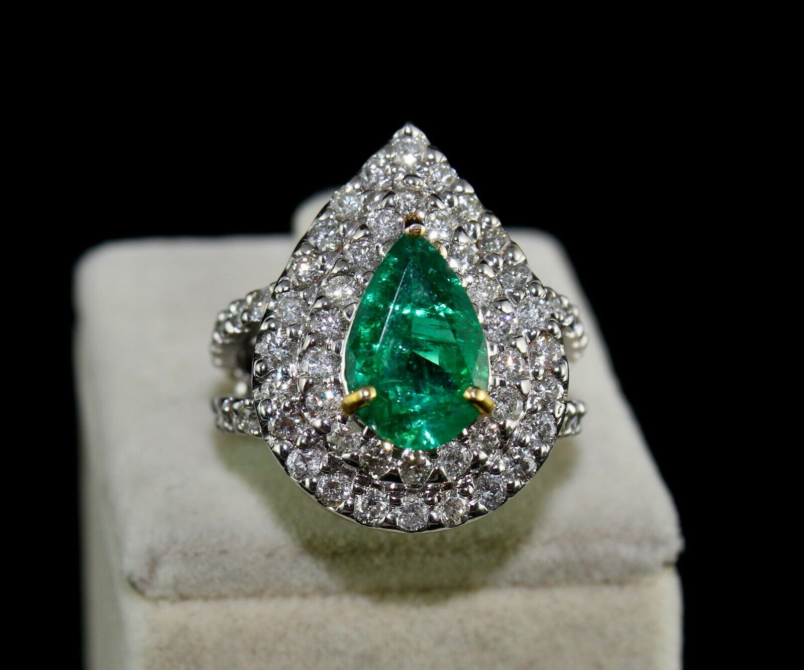 NATURAL ZAMBIAN EMERALD PEAR CUT 2.51 CTS GEMSTONE DIAMOND 18K GOLD LADIES RING
