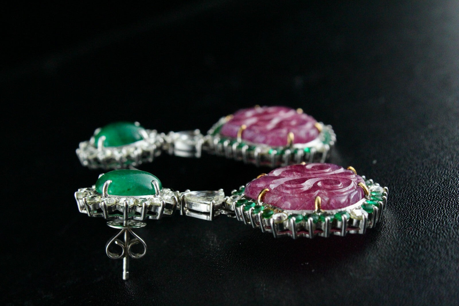 Certified Natural Emerald 169.45ct Ruby Carved Rose Cut Diamond 18k Gold Earring