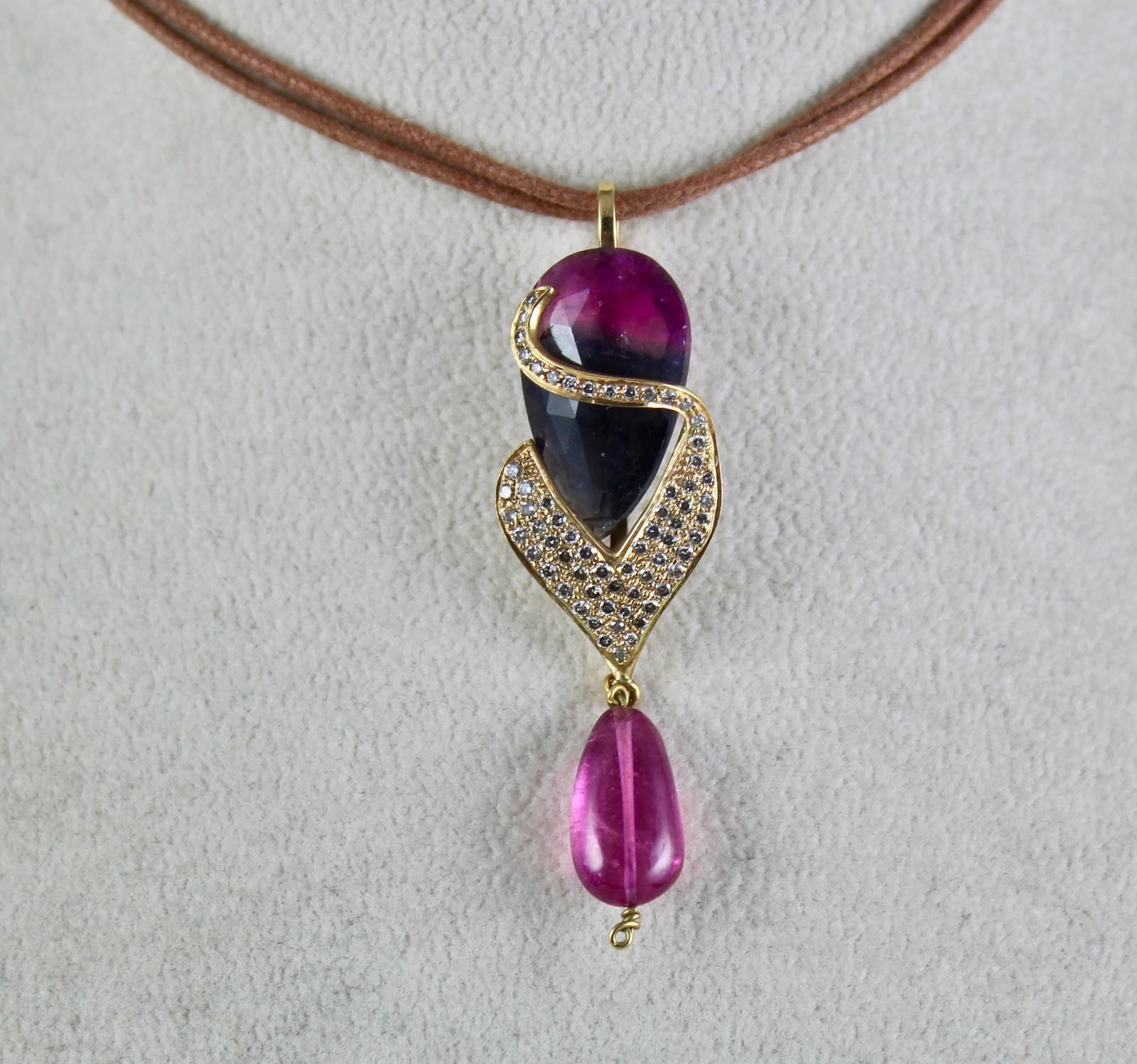 MULTI COLOUR TOURMALINE CABOCHON DIAMOND 18K GOLD PENDANT EARRING NECKLACE SET