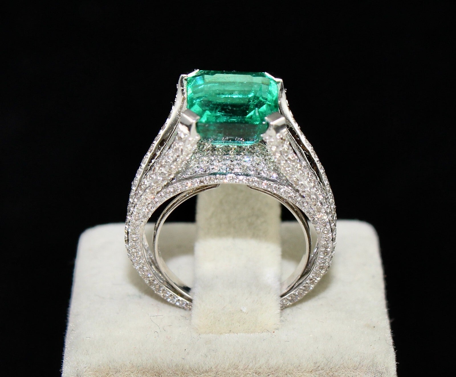 Certified Natural Emerald 4.95ct Square 18k Gold Natural Diamond Ring For Women