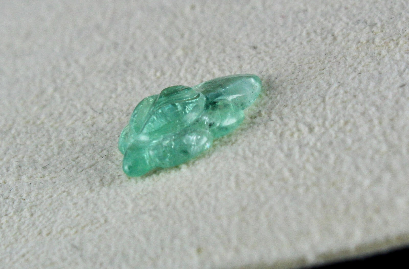 Natural Colombian Emerald Carved Leaf Gem 4.42ct For Pendant Ring