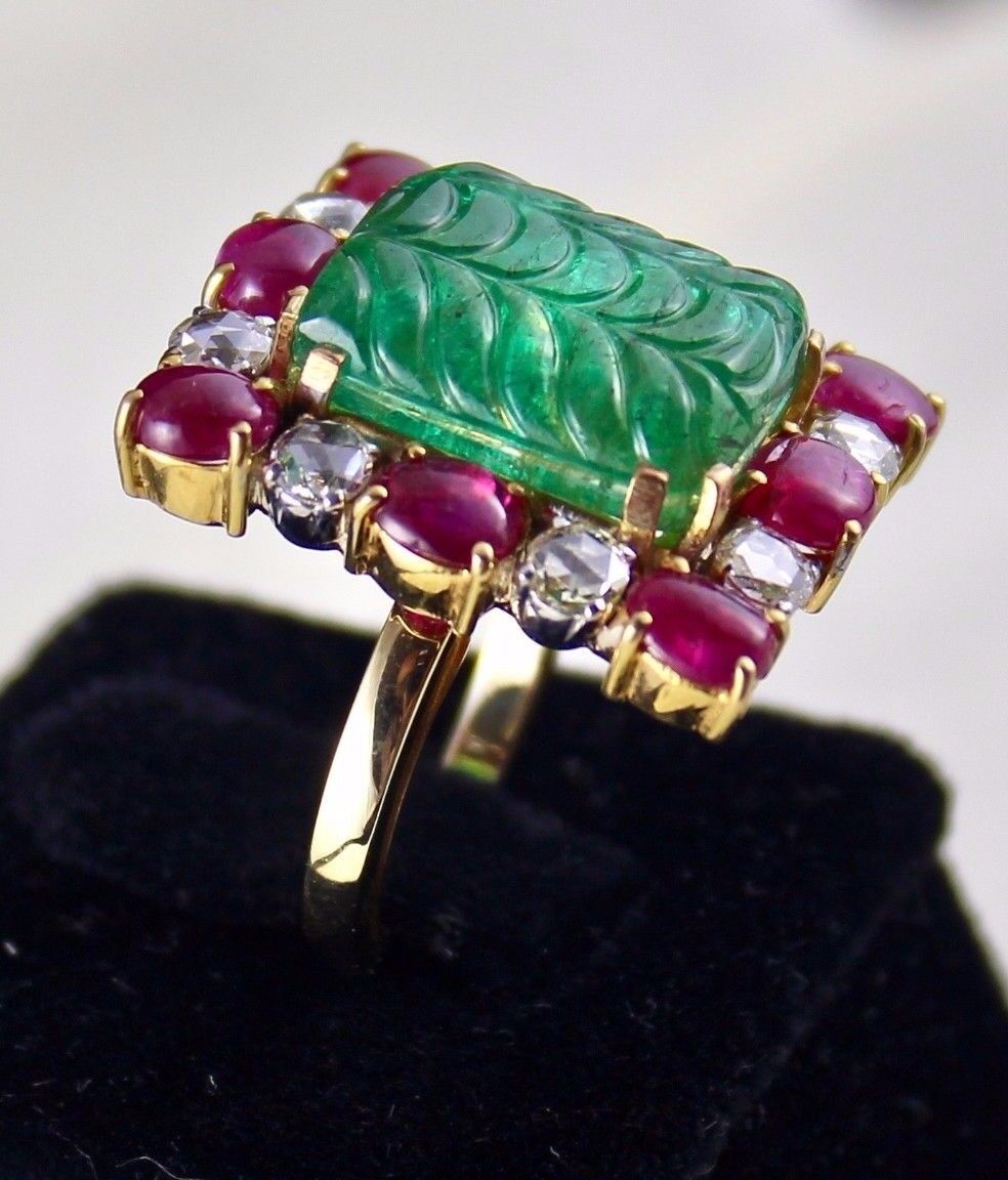 NATURAL ZAMBIAN EMERALD CARVED BURMA RUBY CABOCHON DIAMOND 18K GOLD CLASSIC RING