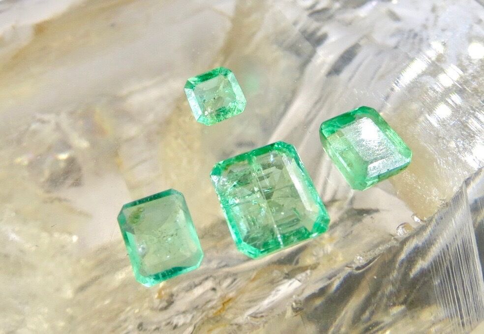 OLD COLOMBIAN EMERALD OCTAGON CUT 4 PCS 5.79 CTS GEMSTONE EARRING RING PENDANT