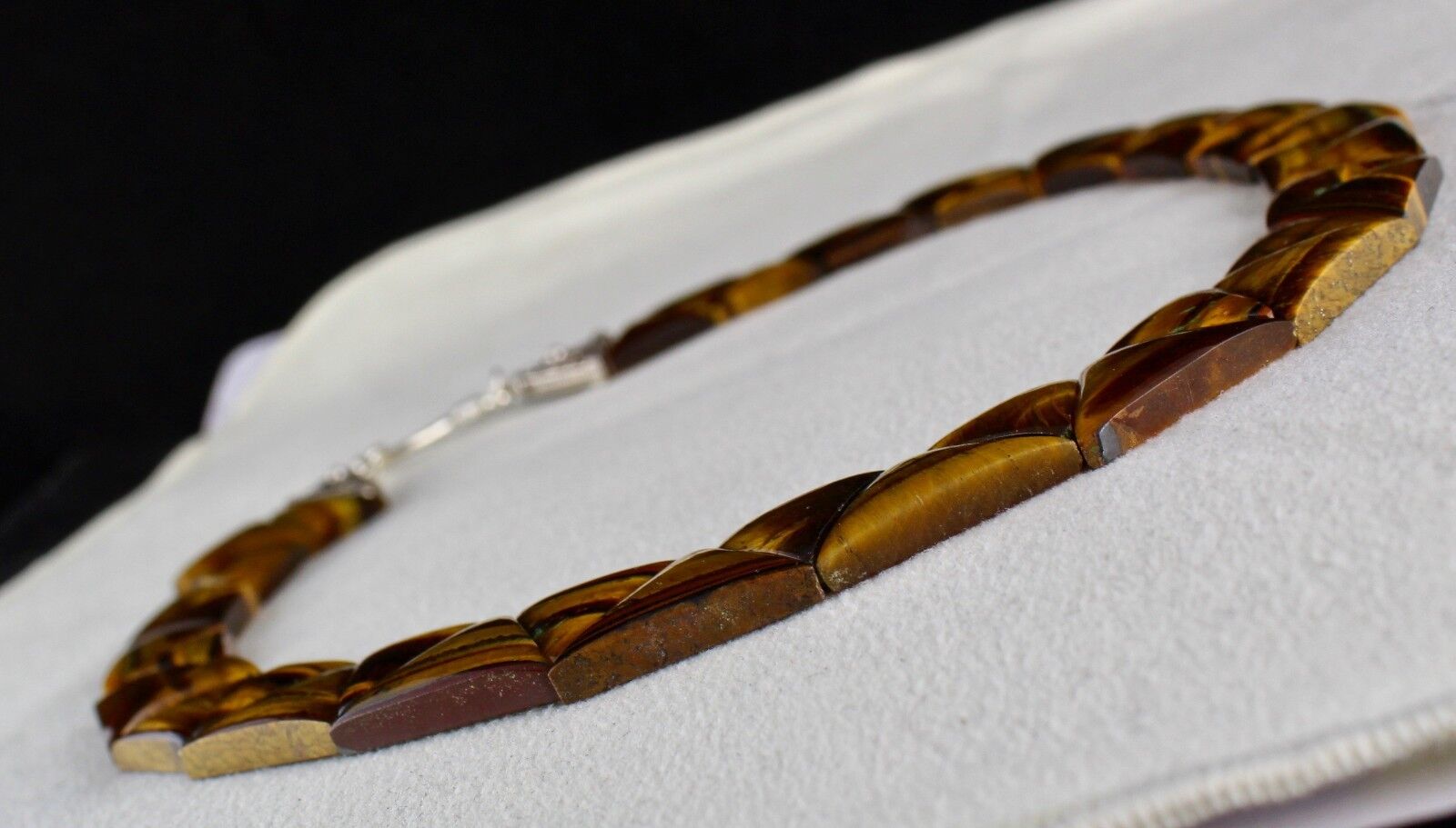 NATURAL TIGER EYE CABOCHON 416 CARATS GEMSTONE LADIES SILVER FASHION NECKLACE