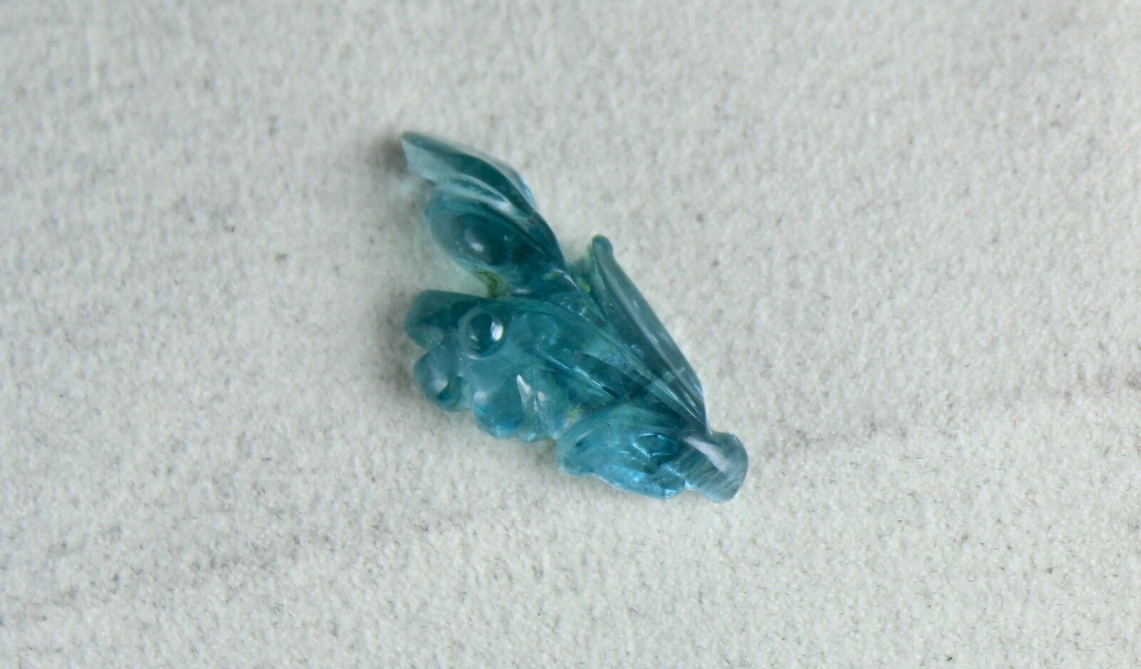 GTL CERTIFIED NATURAL BLUE AQUAMARINE CARVED LEAF 15.25 CTS GEMSTONE FOR DESIGN
