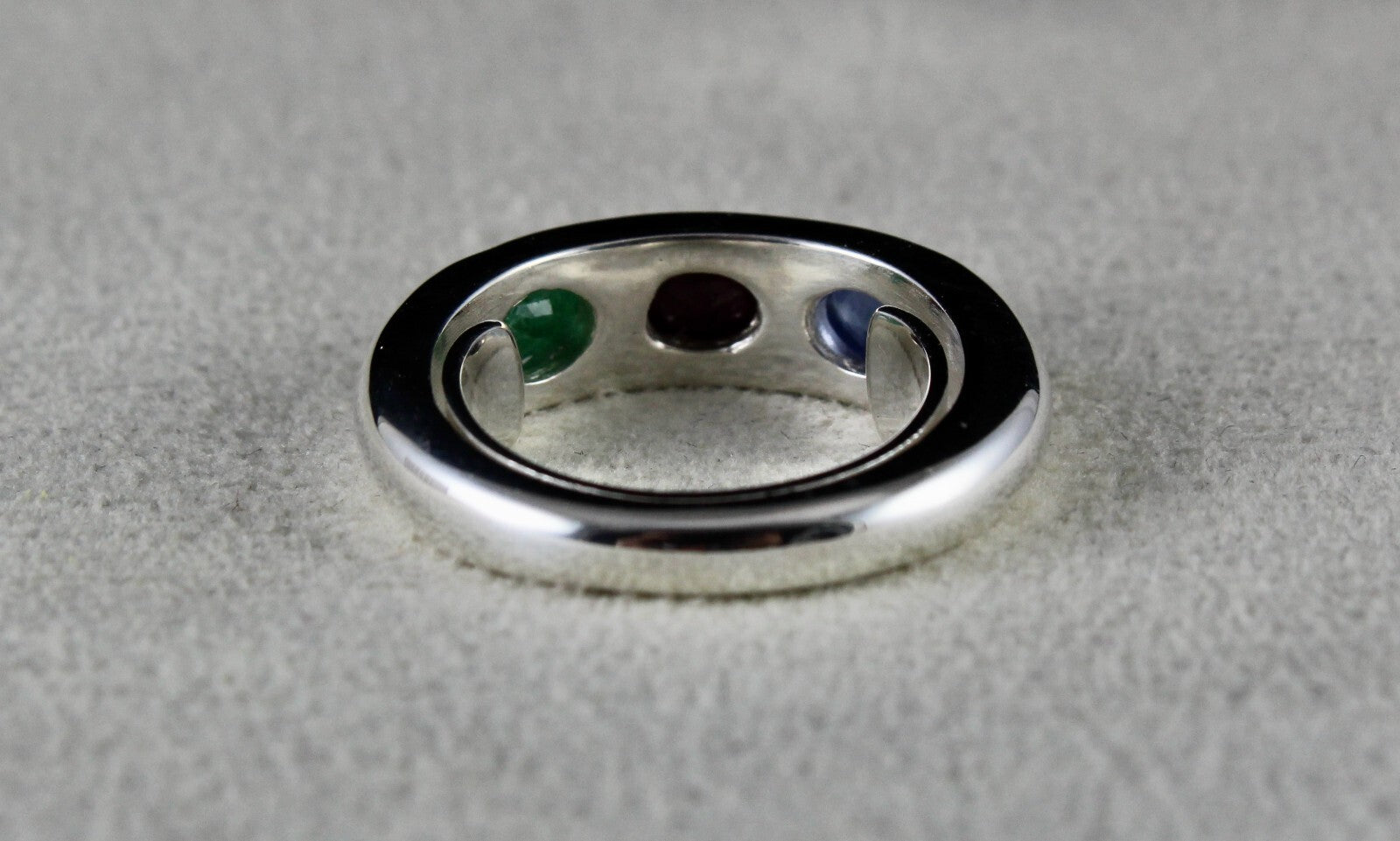 Elegant Natural Ruby 42.5ct Emerald Sapphire Silver Oval Cut Gemstone Ring