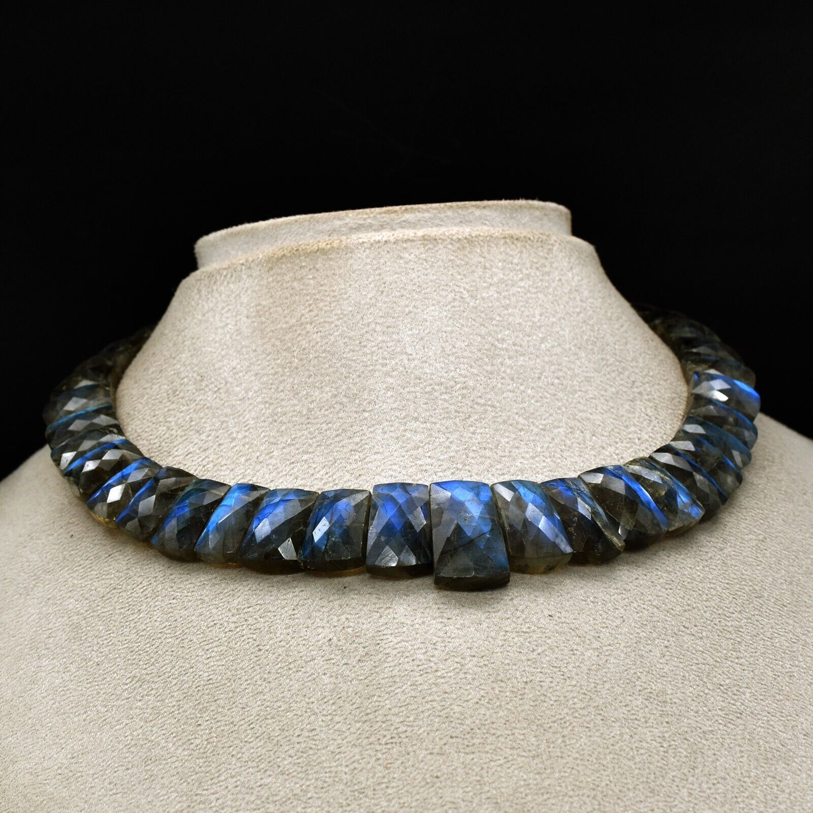 Natural Black labradorite Flat Cut 398 Ct Fine Gemstone Semi Precious Necklace