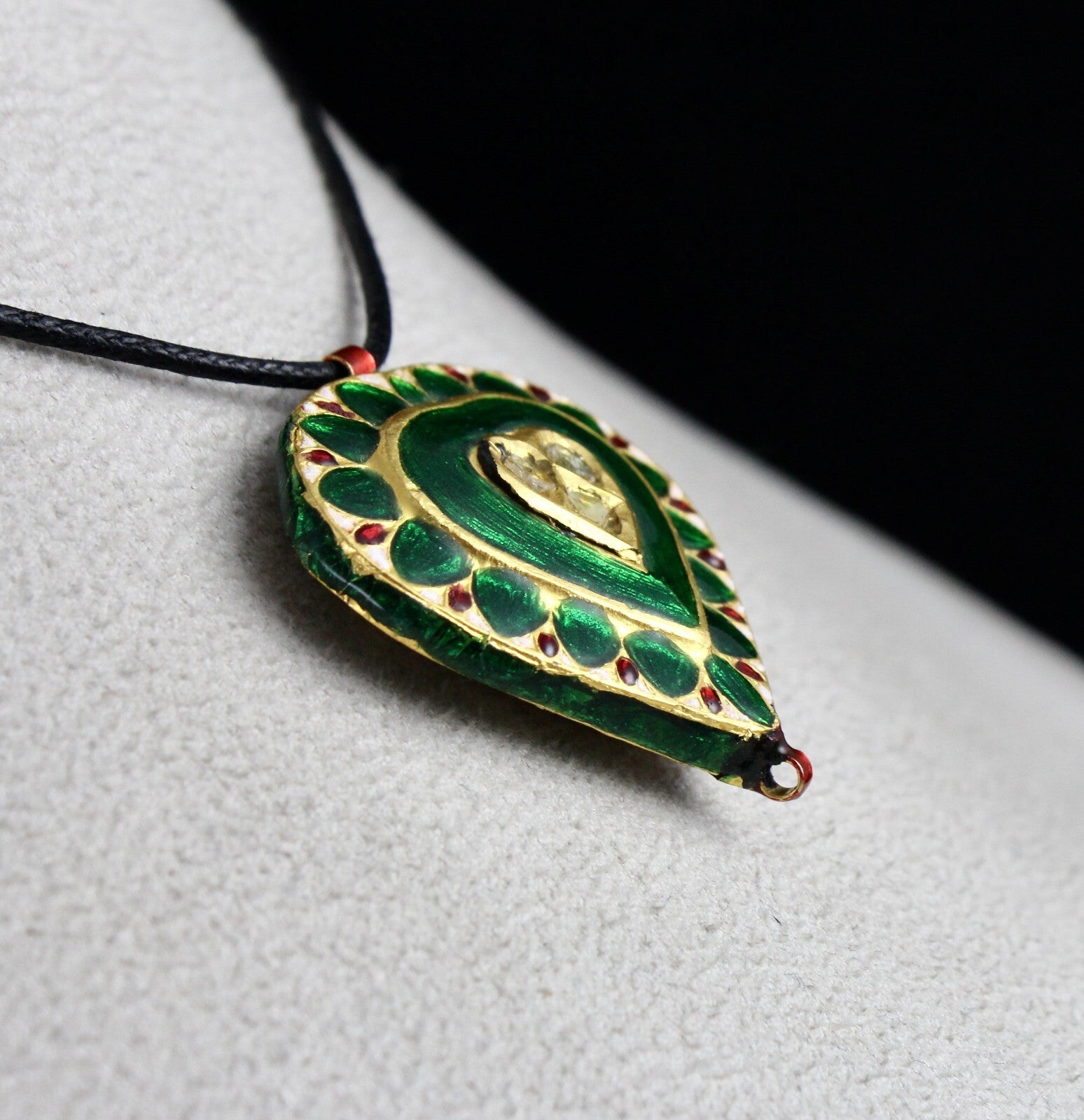 Certified Antique Green Jadau Natural Diamond 62.75ct Indian 22k Gold Pendant