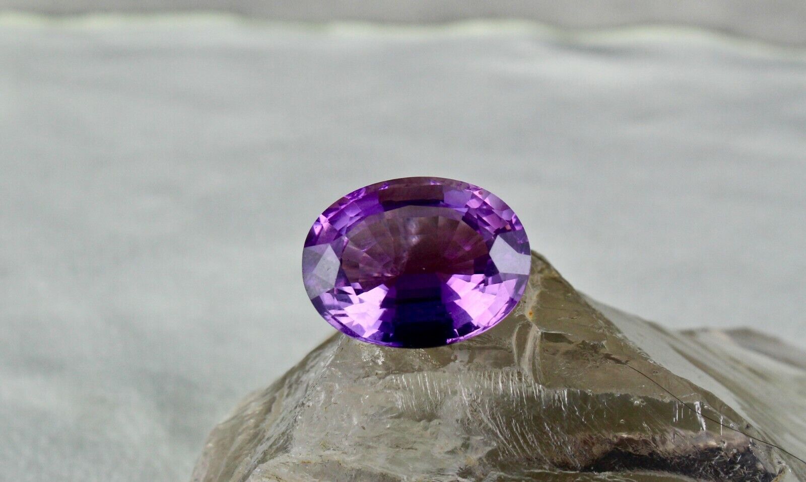 Natural Amethyst Oval Cut Gemstone 24x18mm 32.60 Cts Designing Pendant Ring