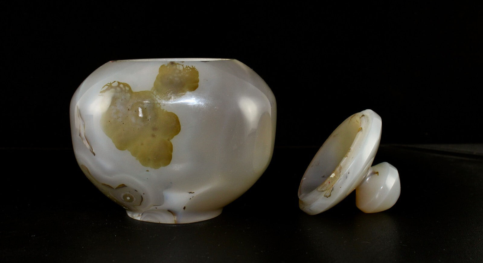 Certified Handcrafted 5" Natural Chalcedony 2806 Cts Carved Gemstone Home Decor