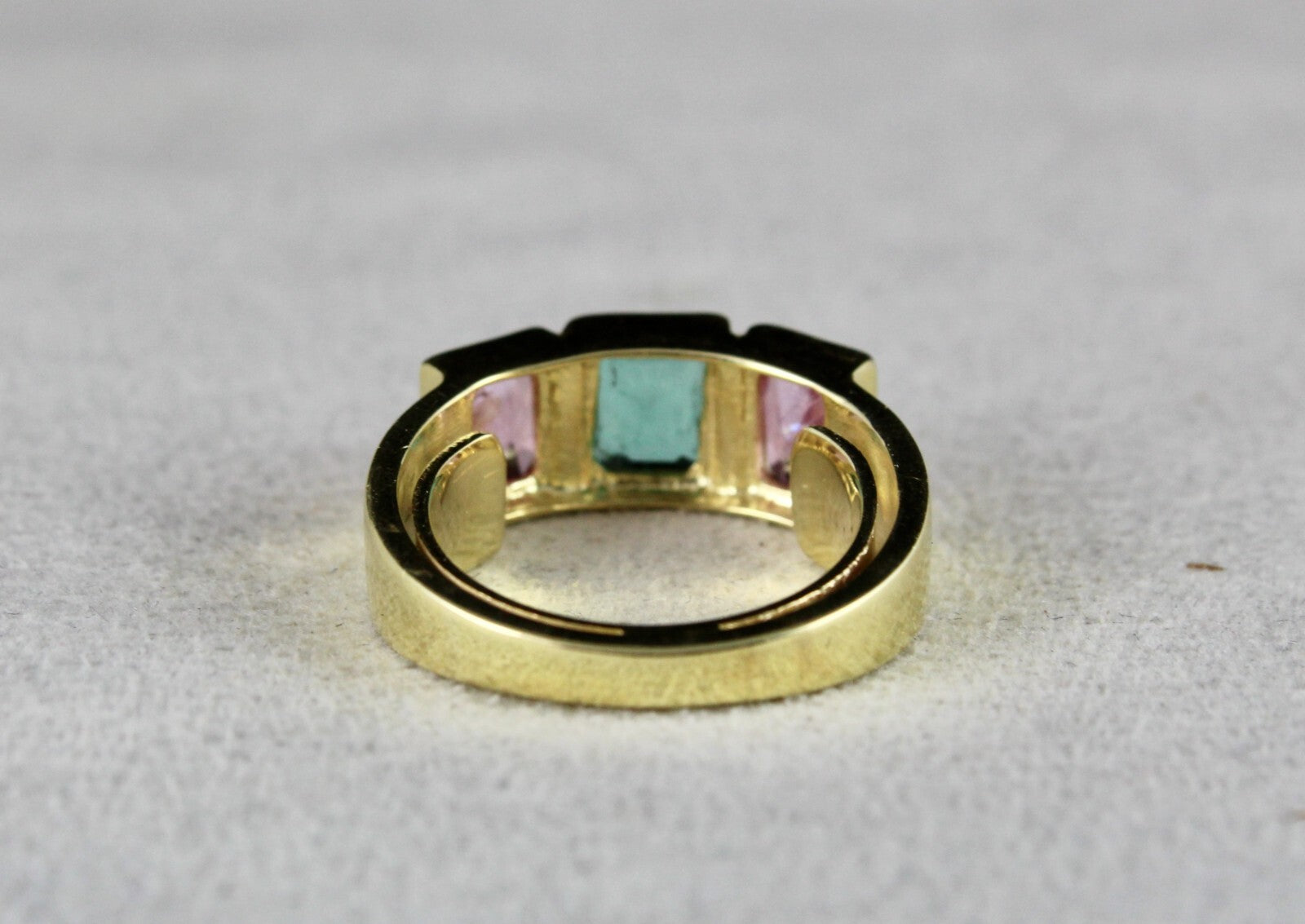 Certified Elegant Old Spinel Emerald 36.85ct Sterling Silver Unisex Ring