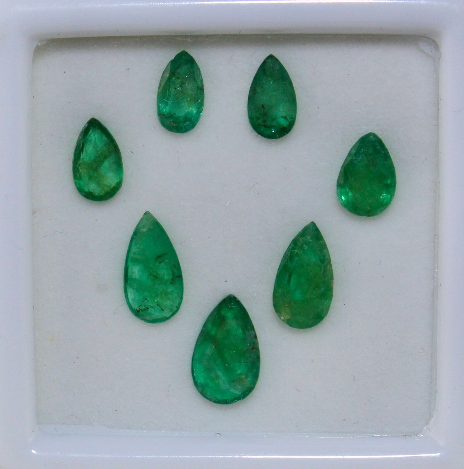 Natural Zambian Emerald Pear Cut Gem 7 Pcs 4.60 Ct Loose Stone Earring Set