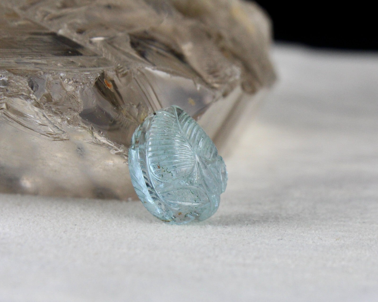 Natural Blue Aquamarine 12.15 Ct Carved Leaf Gemstone Classic Pendant Ring