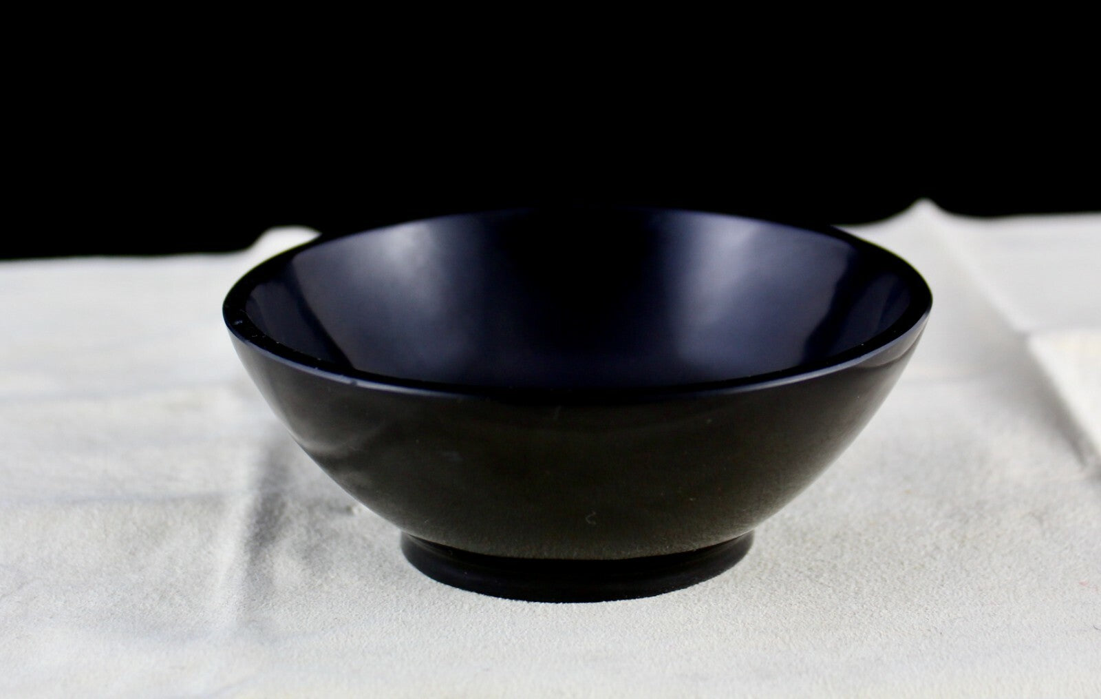 Rare 4" Natural Black Jade Gemstone Bowl 930 Carats For Home Decor