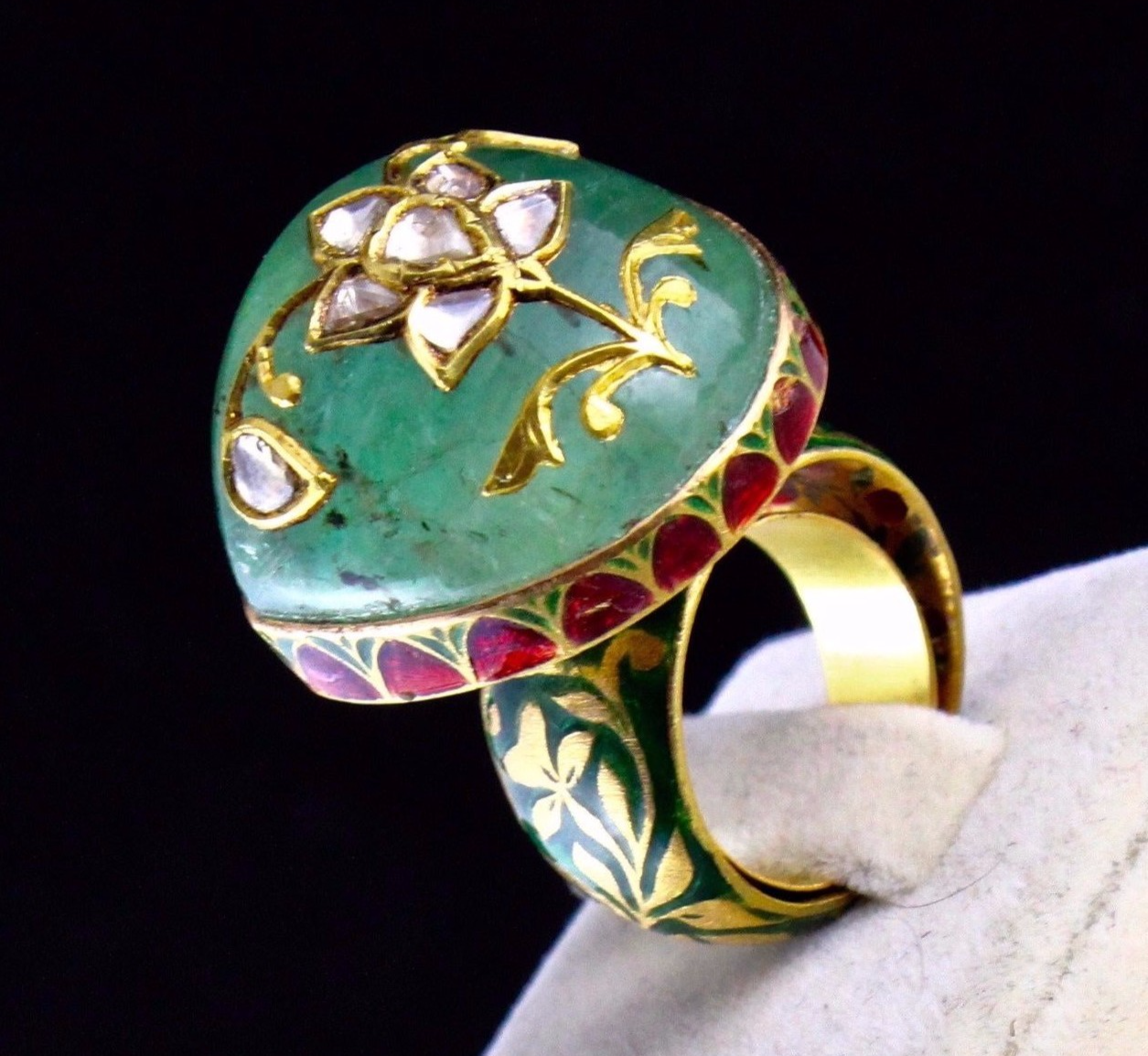 Certified Vintage Natural Emerald Cabochon Natural Diamond 22k Gold Ring