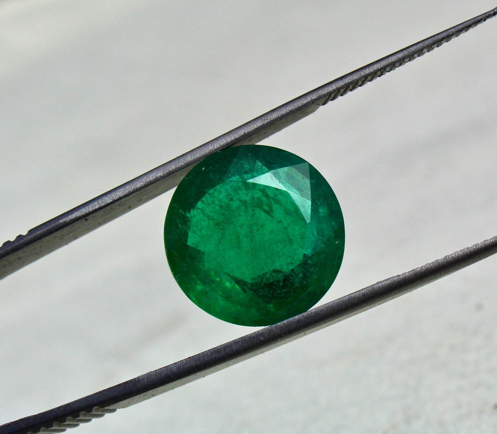 Certified 15mm 10.20 Ct Natural Emerald Round Cut Gemstone For Ring Pendant