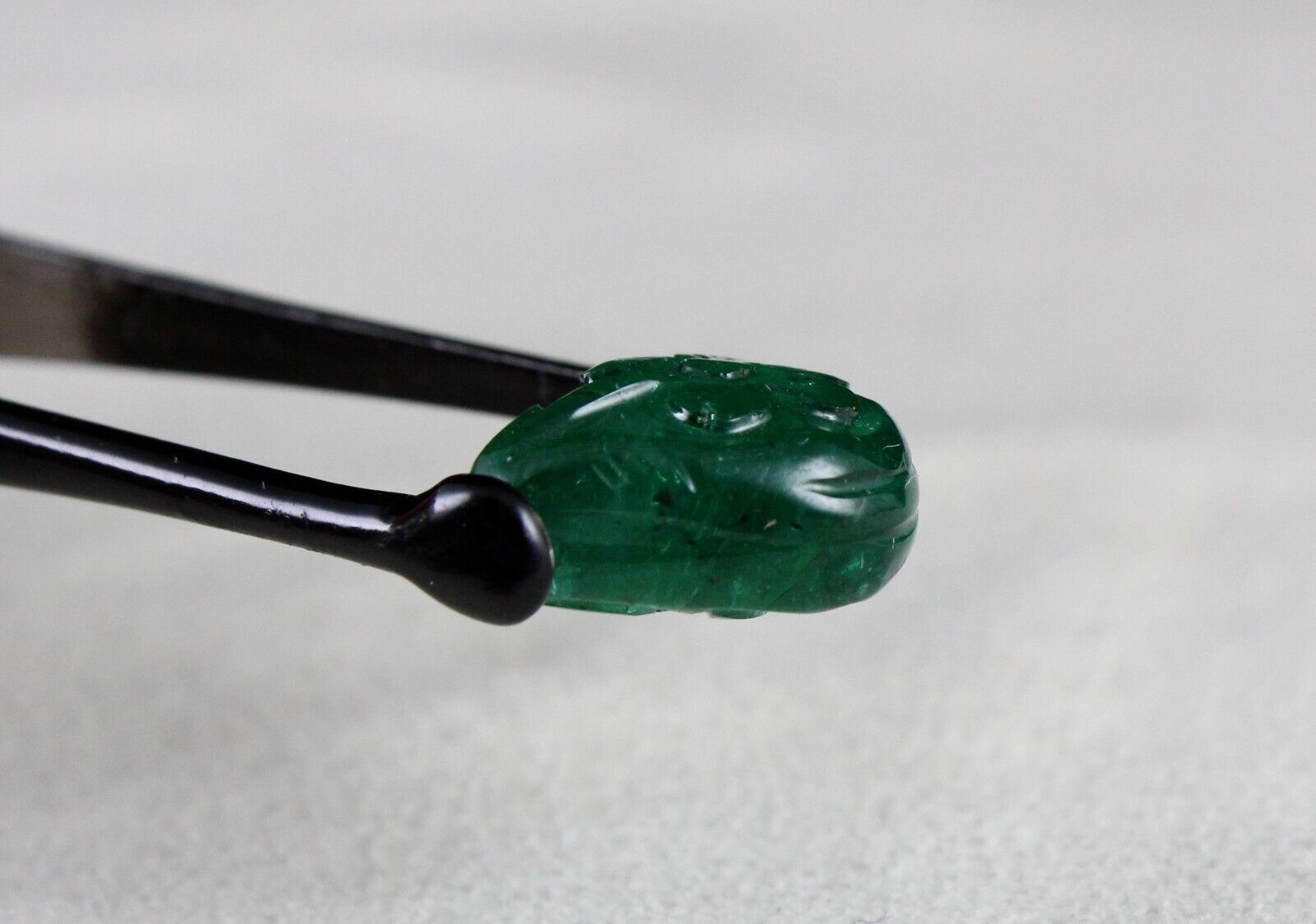 Natural Zambia Emerald Carved Pear 11.07 Ct Certified Gemstone For Ring Pendant