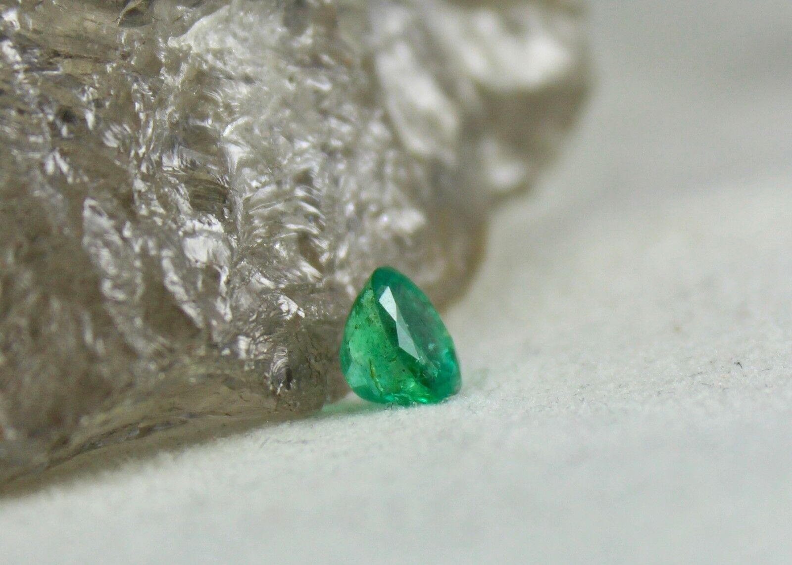 NATURAL ZAMBIA EMERALD OVAL CUT 1.37 CARATS GEMSTONE FOR RING PENDANT