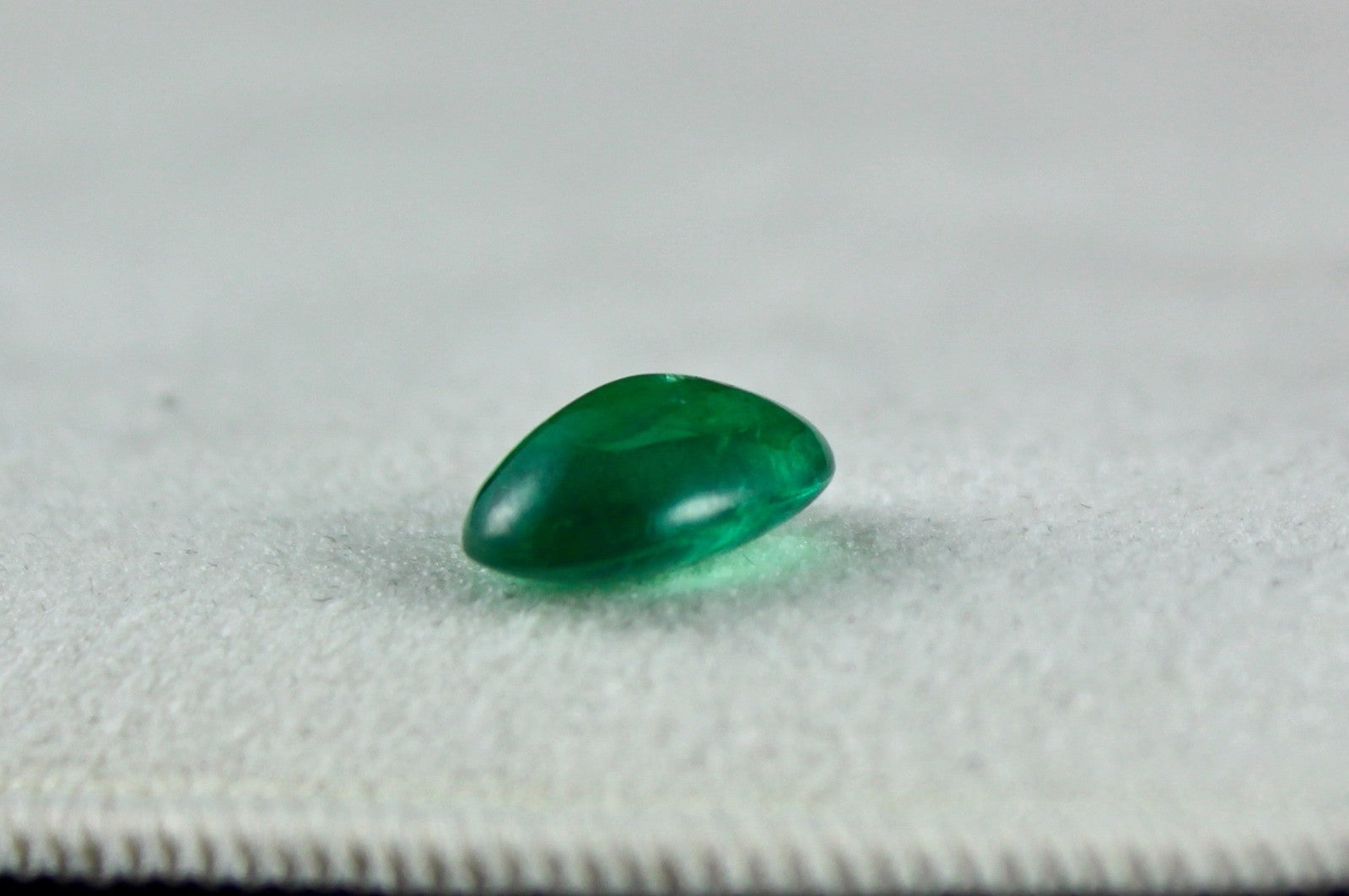 Certified Natural Emerald Oval Cabochon 3.70 Ct Loose Gemstone For Ring Pendant