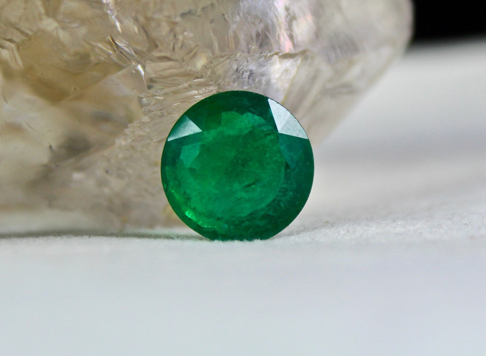 Certified 15mm 10.20 Ct Natural Emerald Round Cut Gemstone For Ring Pendant