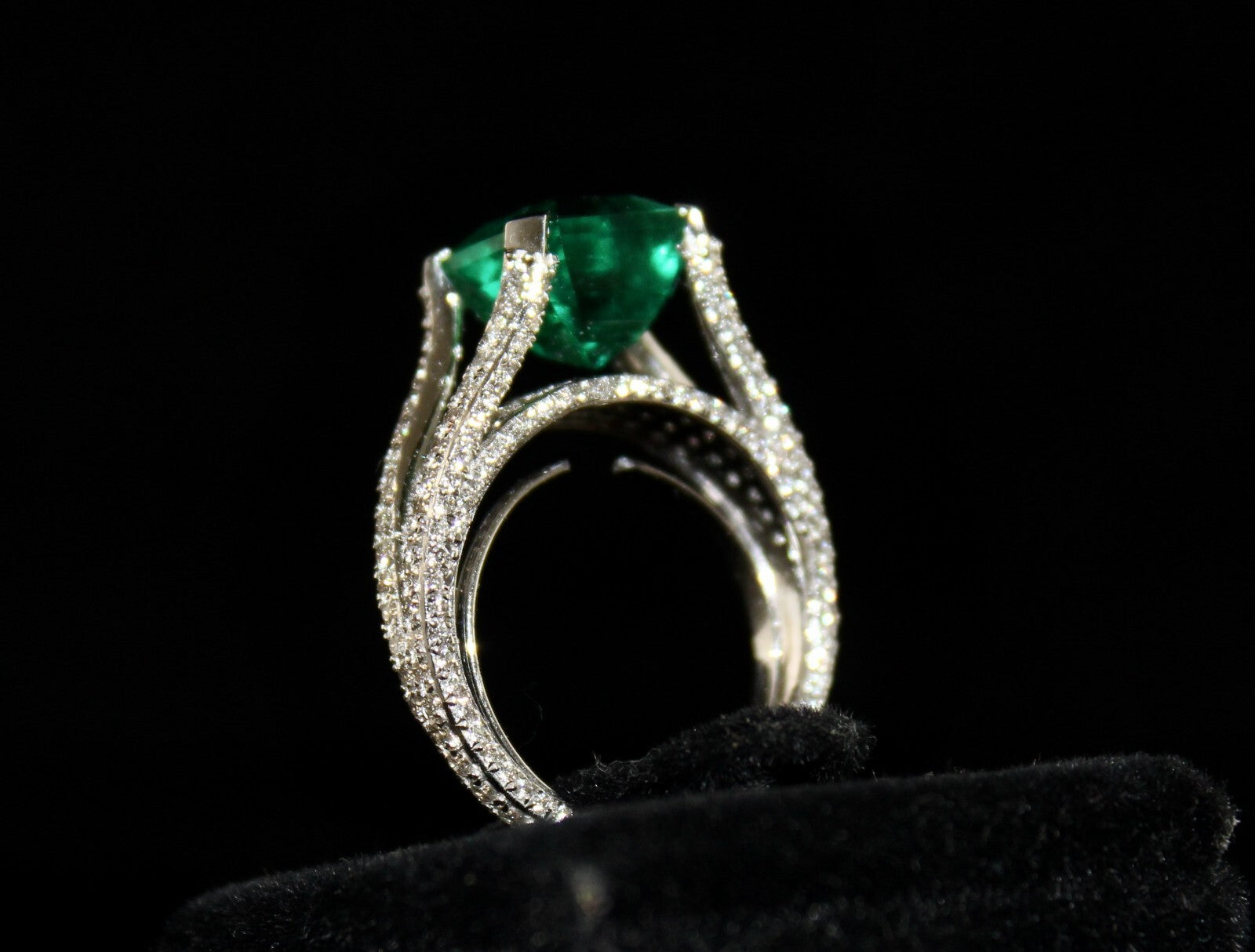 Certified Natural Emerald 4.95ct Square 18k Gold Natural Diamond Ring For Women