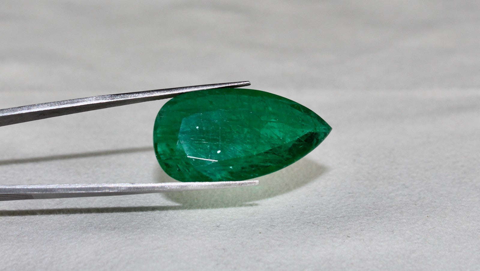 Certified Natural Zambian Emerald Pear 35x19mm 31.68 Ct Loose Gemstone Pendant