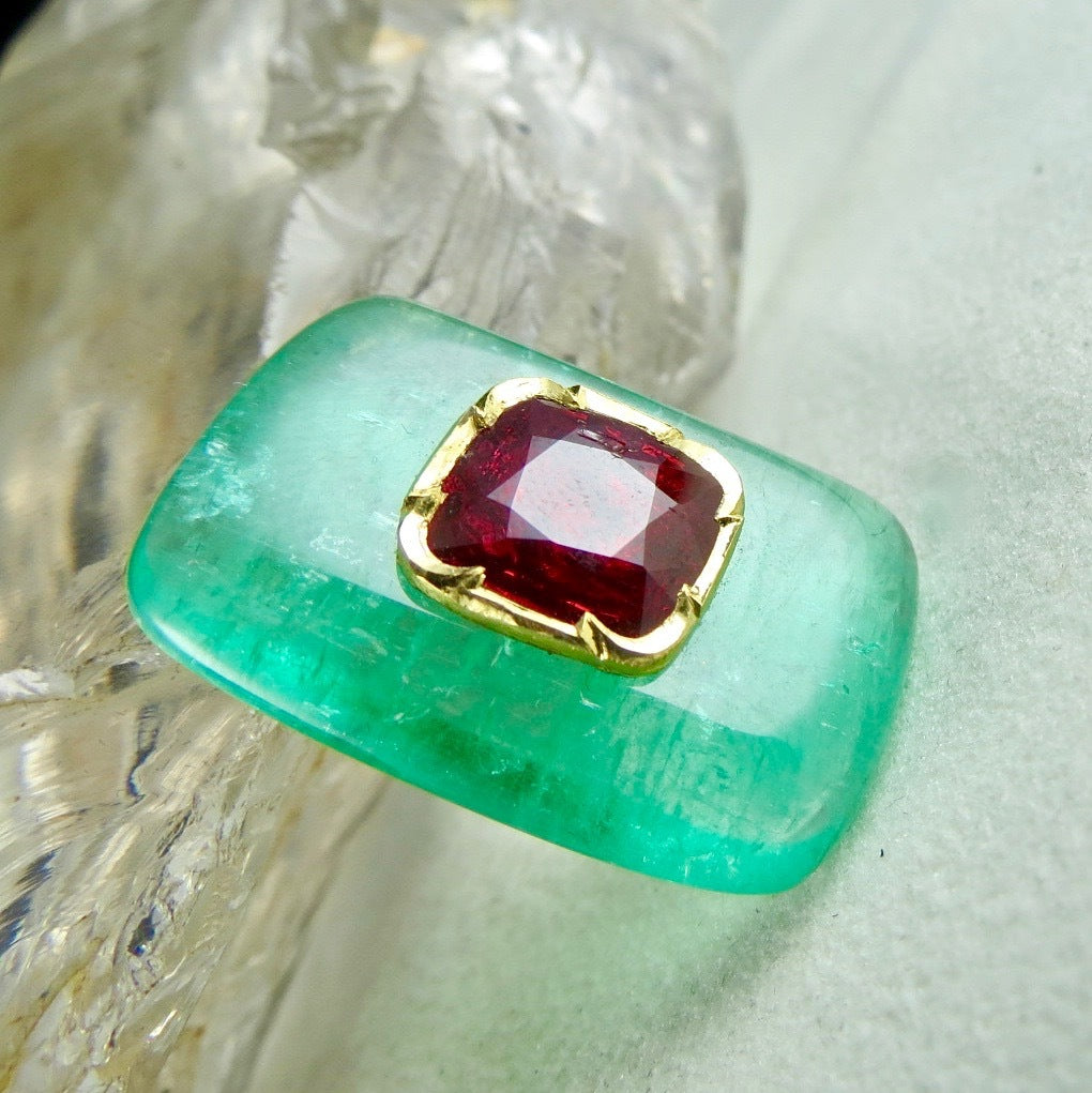 Certified Emerald 47.61 Ct Cabochon Red Spinel 18k Gold Gemstone Ring