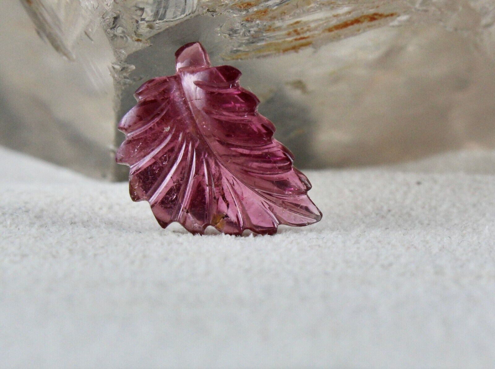 NATURAL PINK TOURMALINE CARVED LEAF 5.44 CARATS GEMSTONE FOR PENDANT RING