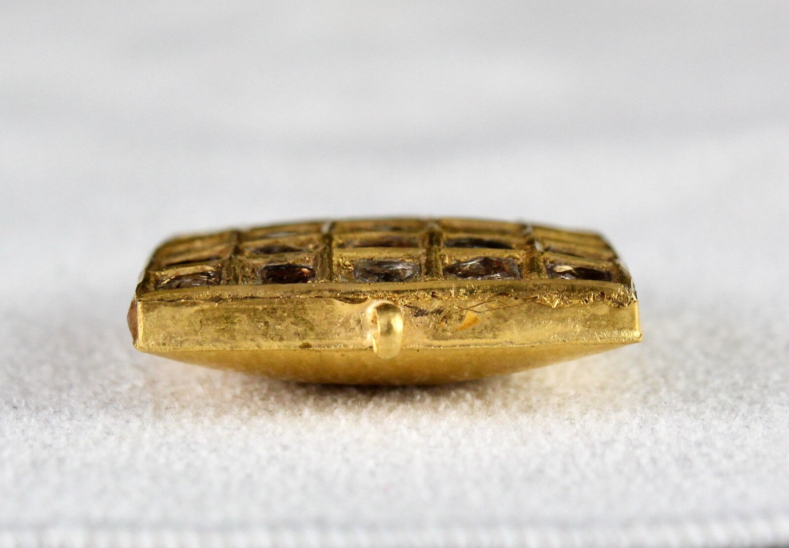 Certified Old Museum Jadau Natural Flat Diamond 10ct 22k Gold Carved Pendant