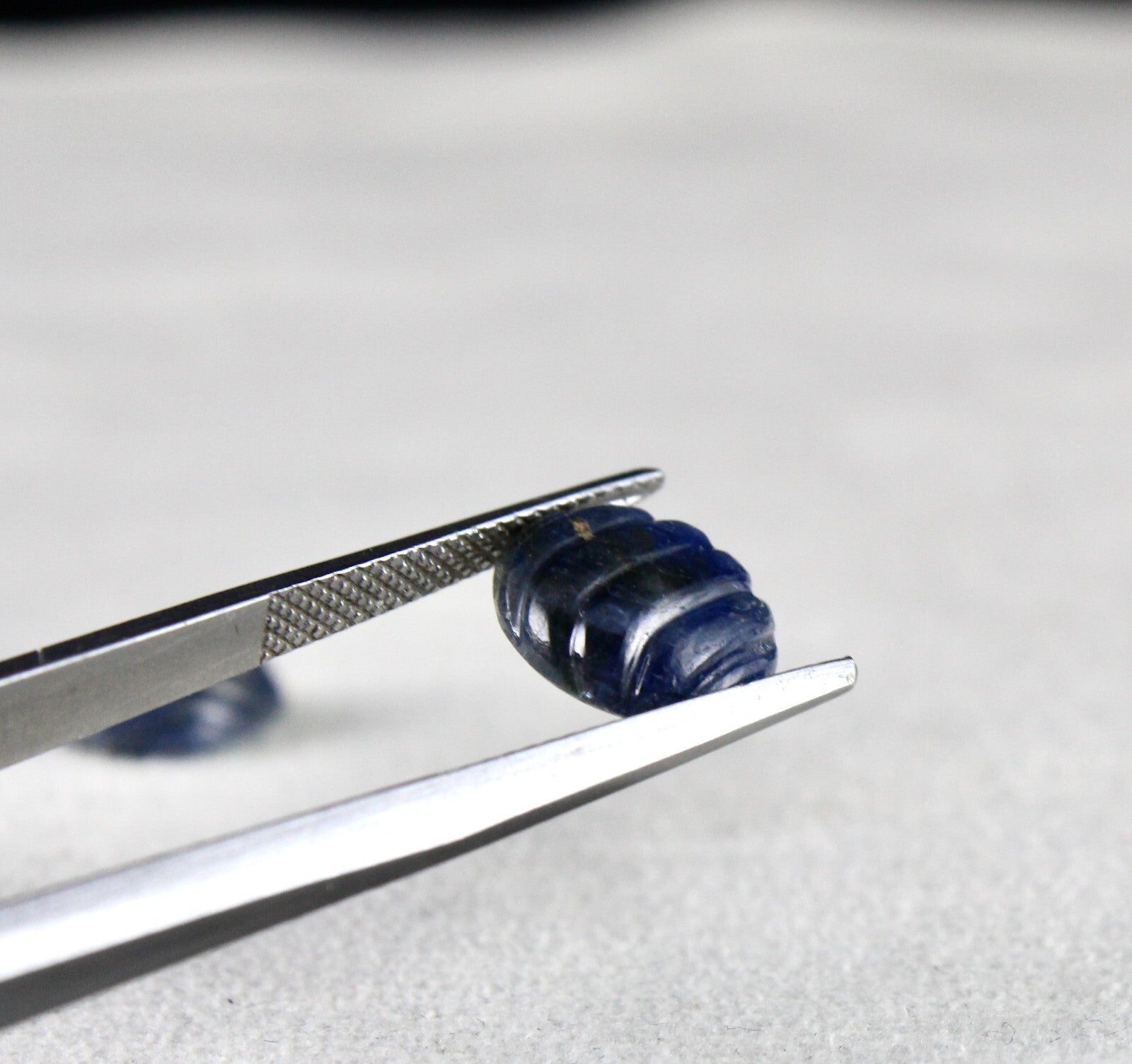 Natural Carved Blue Sapphire 10.90 Ct Oval 2pc Gemstone For Earrings Design