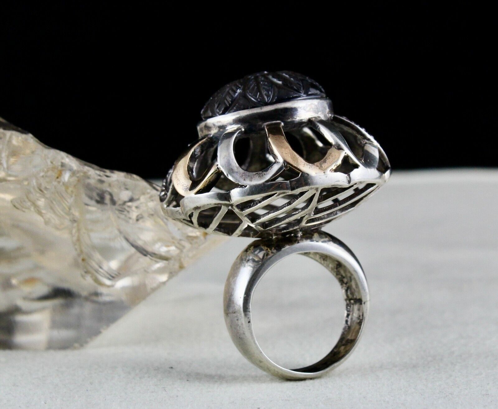 NATURAL IOLITE ROUND CARVED DIAMOND 18K GOLD SILVER VICTORIAN BIG COCKTAIL RING