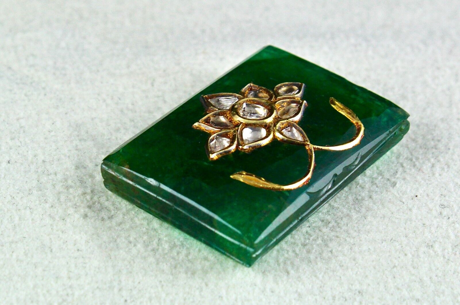 Natural Zambia Emerald Cabochon Flat Diamond 22K Gold Old Indian Antique Pendant