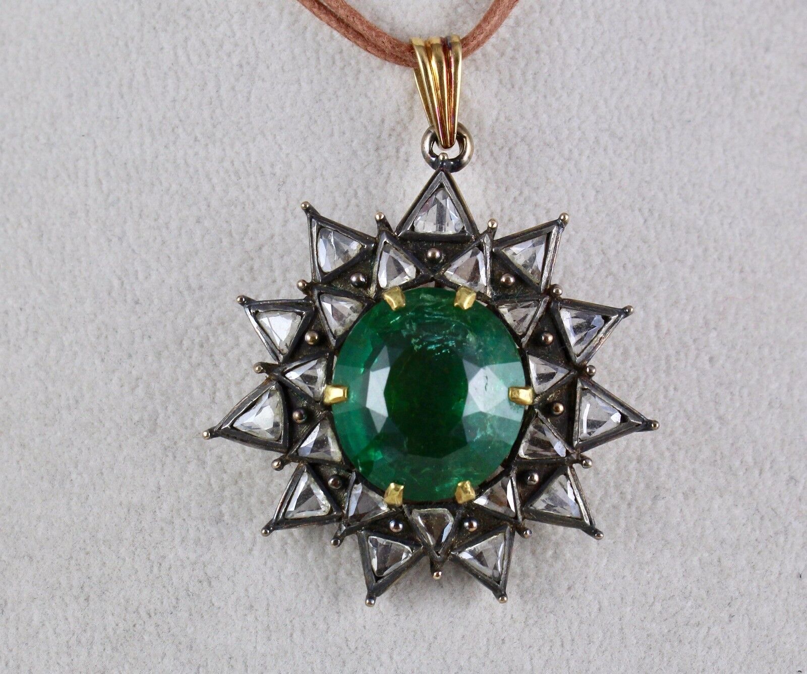 Antique Natural Emerald Oval Cut Old Diamond 18k Gold Vintage Pendant