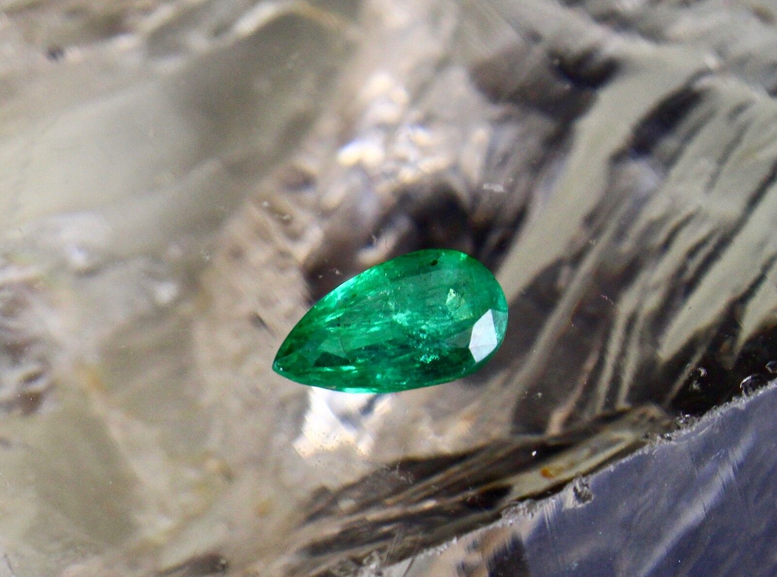 Zambia Natural Emerald Pear Cut 12x7mm 2.42Ct Green Gemstone Design Ring Pendant