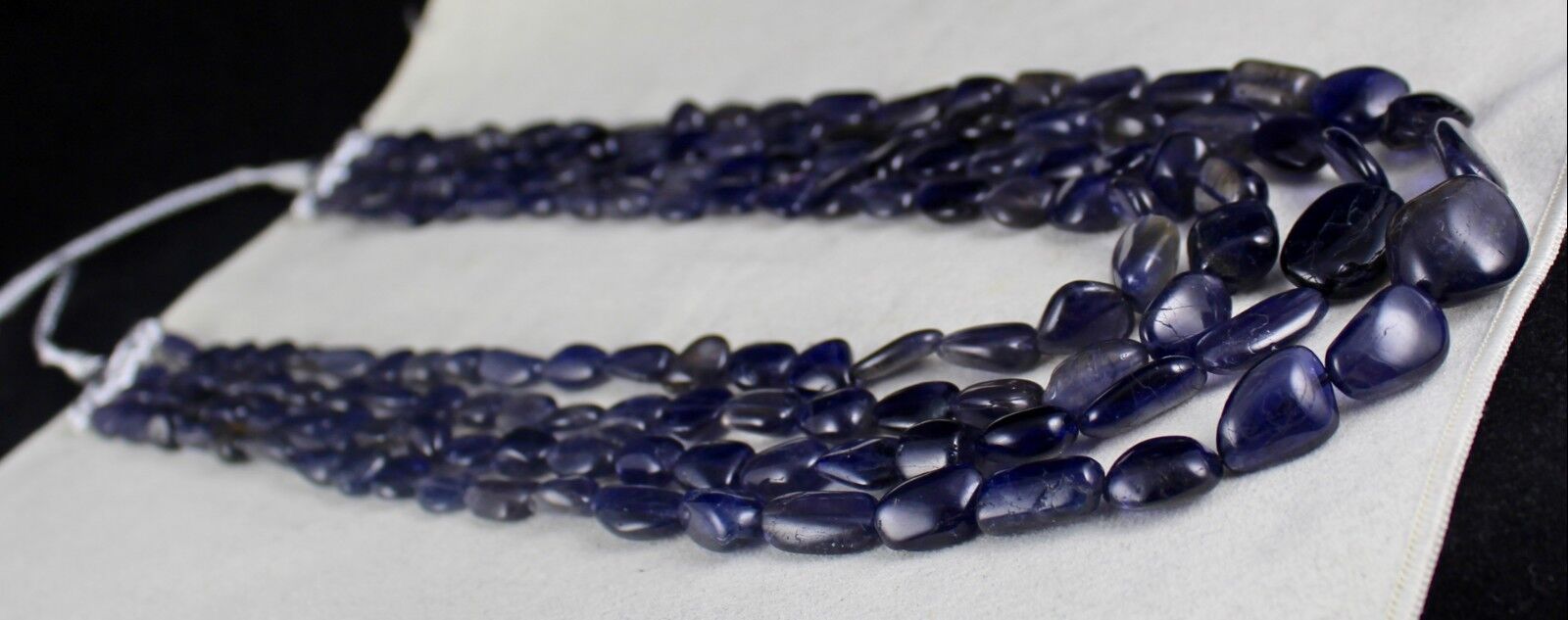 BLUE NATURAL IOLITE CABOCHON 4 LINE 875 CARATS GEMSTONE LADIES NECKLACE