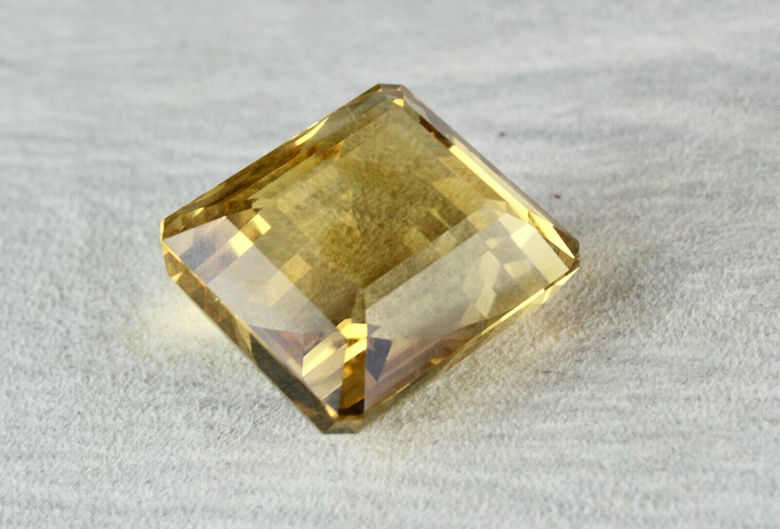 NATURAL CITRINE GOLDEN TOPAZ OCTAGON CUT 32X28 MM 152 CARATS GEMSTONE PENDANT