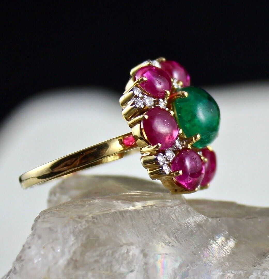 NATURAL ZAMBIAN EMERALD ROUND BURMA RUBY CABOCHON DIAMOND 18K GOLD LADIES RING